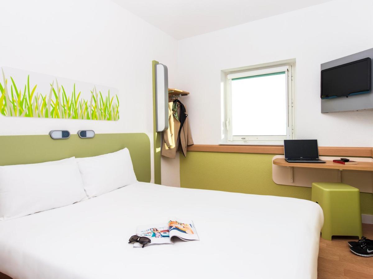Ibis Budget 比肯斯菲尔德 外观 照片